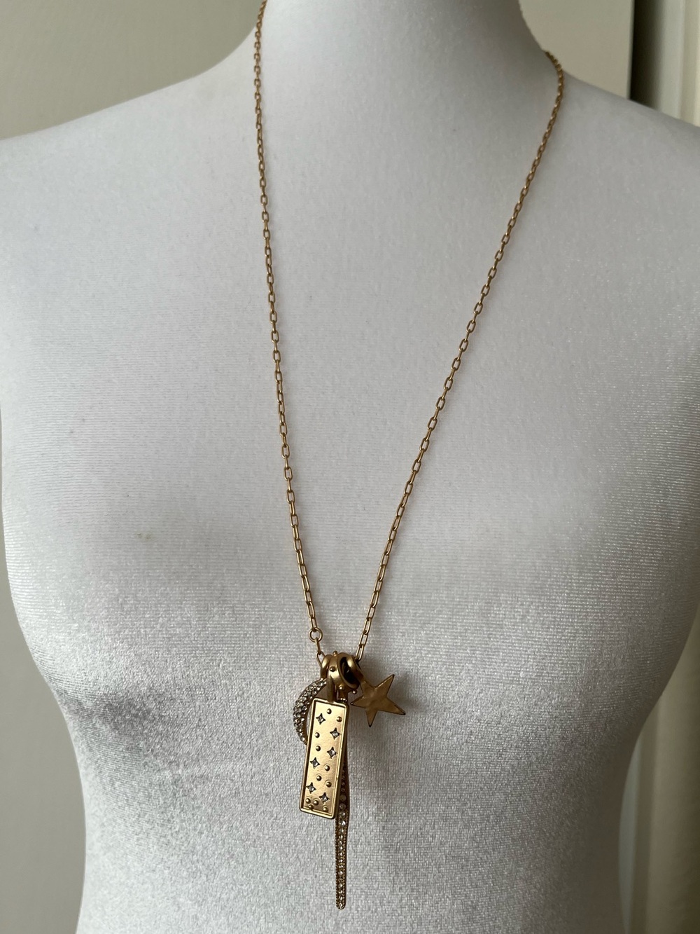 Jane Marie Matte Gold Tone Paperclip Chain Rhinestone Celestial Pendant 34”